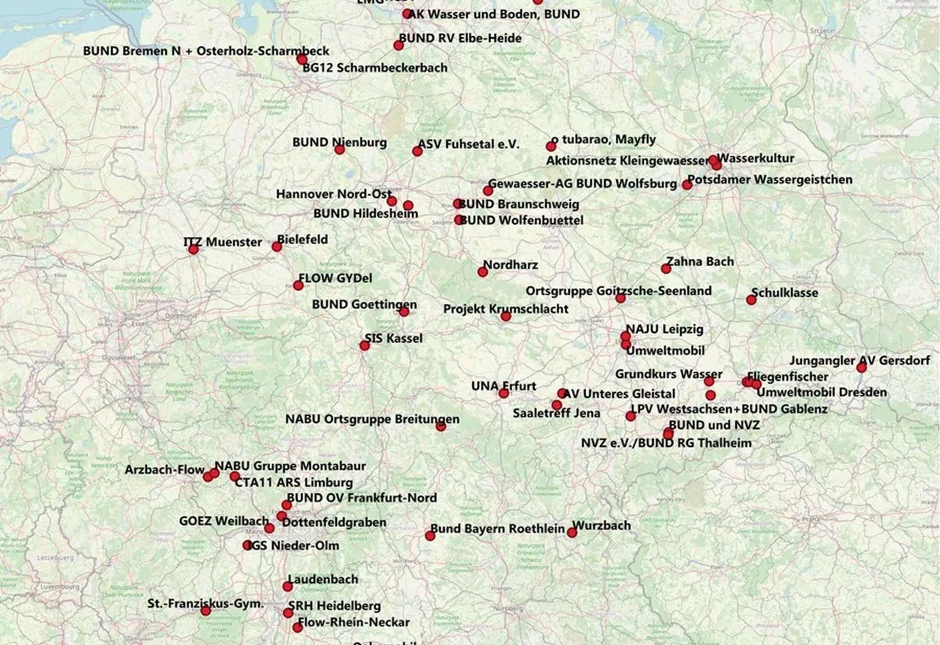 Eine Landkarte von Deutschland mit zahlreichen markierten Standorten und Namen von Organisationen, überwiegend im Bereich Umweltschutz.